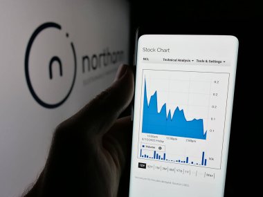 Stuttgart, Almanya - 08-18-2025: ABD 'li 3D baskı şirketi Northann Corp' un web sayfalı akıllı telefonu logonun önünde ekranda. Telefon ekranının merkezine odaklan.