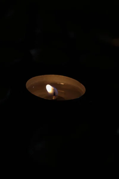 Imagine Închisă Micuței Lumânări Întuneric Singura Sursă Strălucire — Fotografie, imagine de stoc