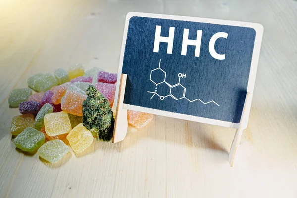 Medizinische Marihuana Essbares Bonbons Mit Hhc Bonbons Auf Holztisch Infundiert — Stockfoto