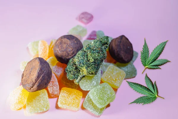 Egészségügyi Marihuána Ehető Cukorka Infúzióban Cbd Hhc Vagy Thc Cannabis Jogdíjmentes Stock Képek