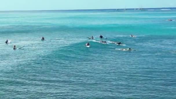 Honolulu Hawaii Okt 2022 Drove Syn Surfare Waikiki Surfare Tar — Stockvideo
