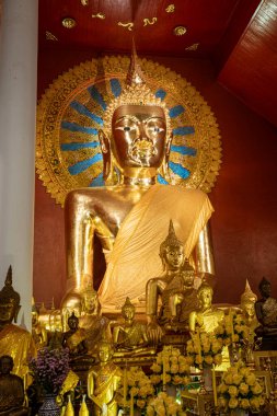 İkonik Wat Phra Singh, Eski Şehir Merkezi 'nde bulunan bir Budist tapınağıdır. Chiang Mai, Tayland 'ın.