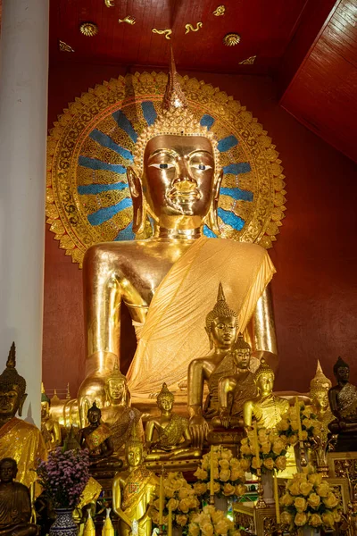 Emblématique Wat Phra Singh Est Temple Bouddhiste Xive Siècle Situé — Photo