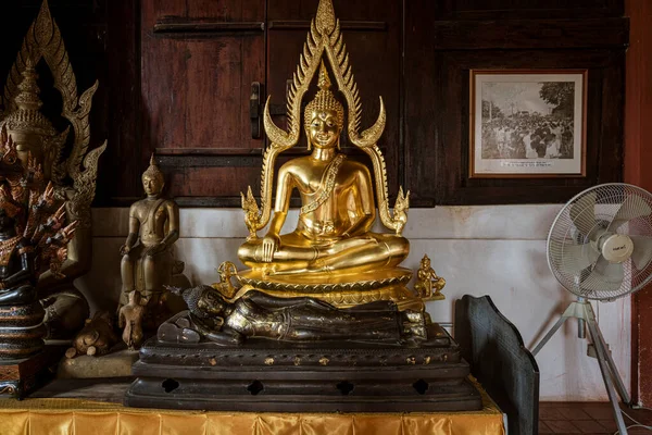 Iconico Wat Phra Singh Tempio Buddista Del Xiv Secolo Situato — Foto Stock