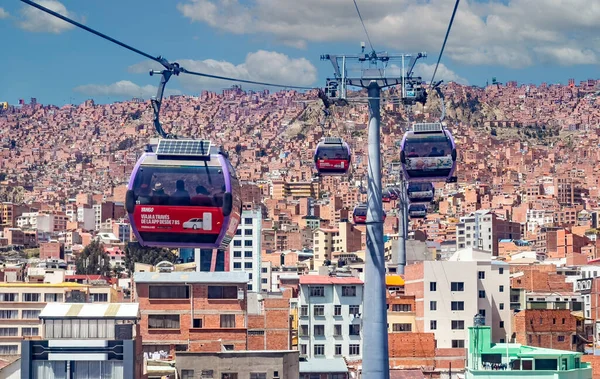Оаз Боливия 01162023 Пас Пересекает Десятка Трамваев Помочь Людям Передвигаться — стоковое фото