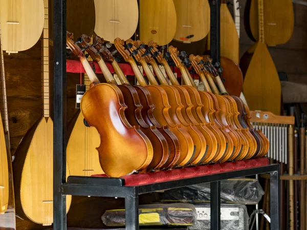 Guitares Baglama Saz Vendre Dans Magasin Turquie Photo De Stock