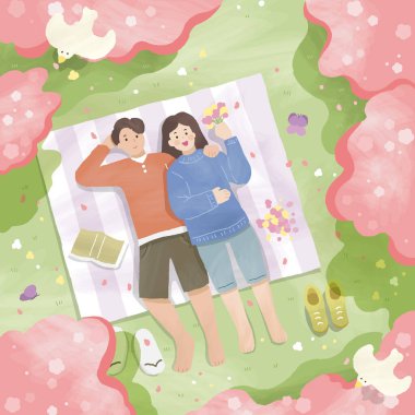 Tatlı bir çiftin piknik minderinde yan yana yatıp kiraz çiçeği ormanının manzarasının keyfini çıkardığı bir resim..