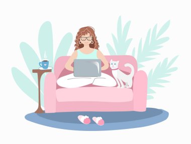 Evde kedisiyle birlikte dizüstü bilgisayarda çalışan bir kadın. El çizimi illüstrasyon