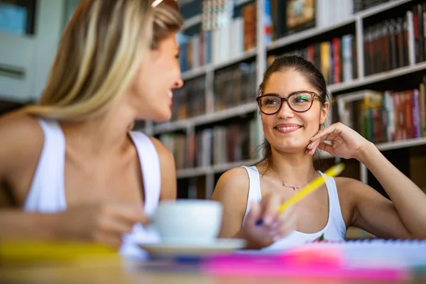 Happy Young University Students Studying Books Library Group Multiracial People — Stock Photo, Image