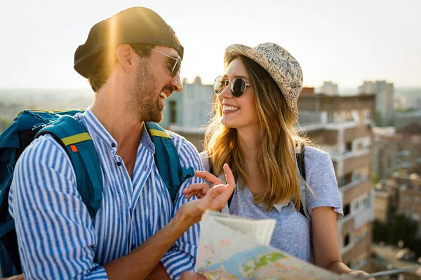 Huwelijksreis Backpacker Toerist Toerisme Vakantie Reizen Concept Paar Mensen Lifestyle — Stockfoto