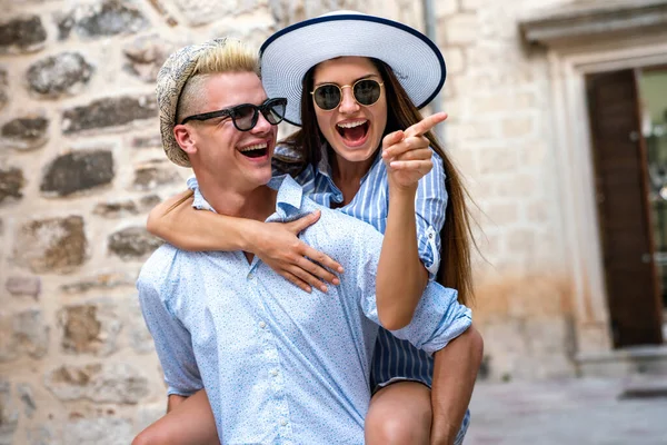 Romantic Young Happy Tourist Couple Love Enjoying Summer Vacation People — Stock Photo, Image
