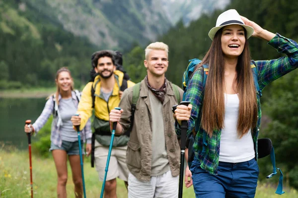 Group Fit Healthy Friends Hiking Trekking Mountains — Stock Photo, Image