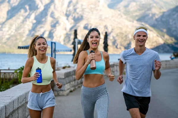 Group Cheerful Fit Fitness Friends Team Exercising Together Outdoor Sport — Stockfoto
