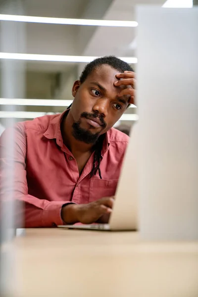 Stressful Job Stressed African Businessman Working Laptop Having Problem Workplace — Stock Photo, Image
