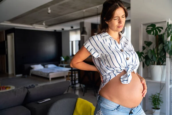Mujer Embarazada Con Dolores Abdominales Espalda Último Trimestre Del Embarazo — Foto de Stock