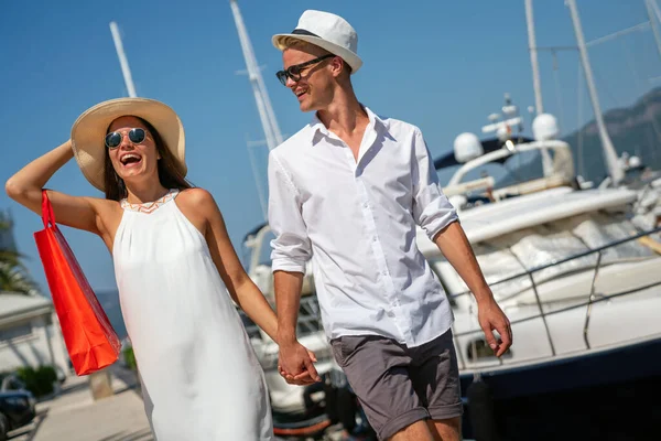 Jeune Couple Amoureux Profitant Leurs Vacances Voyage Lune Miel Gens — Photo