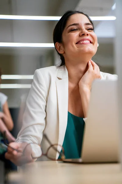 Successful Young Corporate Business Woman Working Laptop Office Colleagues Background — Stock Photo, Image