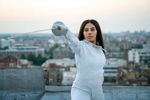 Woman White Fencing Costume Practicing Outdoors Expensive Sport Professional Coach — Stock fotografie