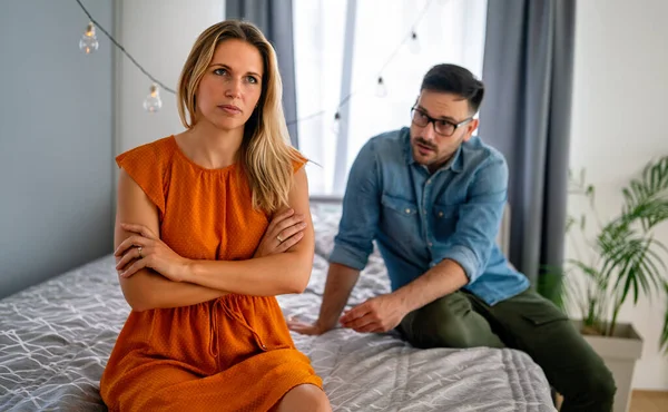 Problème Frustré Jeune Couple Disputant Ayant Des Problèmes Mariage Divorce — Photo