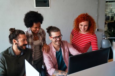 Programlama ve kodlama teknolojilerin geliştirilmesi. Web sitesi tasarımı. Şirket office programcı bir yazılımda çalışma geliştirmek.