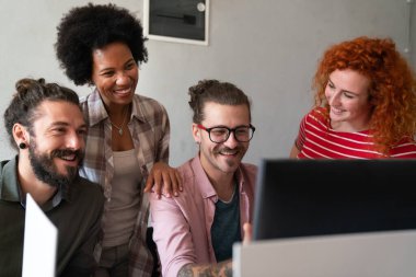 Programlama ve kodlama teknolojilerin geliştirilmesi. Web sitesi tasarımı. Şirket office programcı bir yazılımda çalışma geliştirmek.