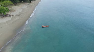 Endonezya 'nın Aceh sahilinde geleneksel balıkçı tekneleri