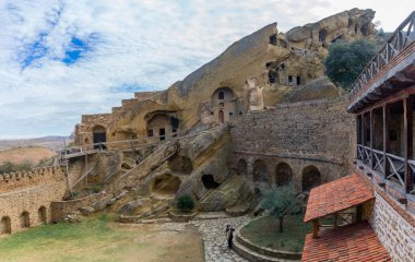 Doğu Georgia 'dan David Gareja' nın manastır kompleksinin manzarası. Seyahat