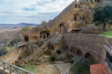 Doğu Georgia 'dan David Gareja' nın manastır kompleksinin manzarası. Seyahat