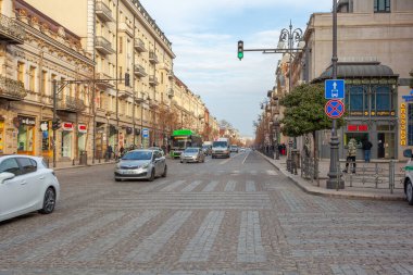 Tiflis, Gürcistan - 18 Şubat 2023: Agmashenebeli Bulvarı tarihi Tiflis şehrinin ana caddelerinden biridir.