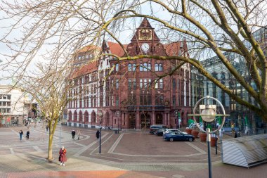 Dortmund, Almanya - 03 Ocak 2023: Dortmund 'un merkezinde Friedensplatz manzarası. Seyahat
