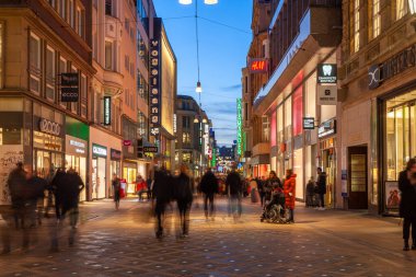 Dortmund, Almanya - 03 Ocak 2023: gece Dortmund 'un güzel manzarası. Seyahat