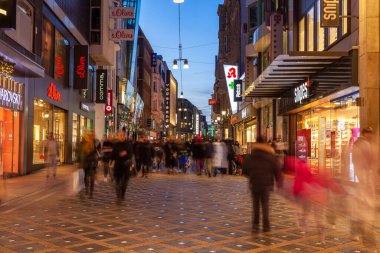 Dortmund, Almanya - 03 Ocak 2023: gece Dortmund 'un güzel manzarası. Seyahat