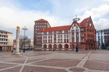 Dortmund, Almanya - 03 Ocak 2023: Dortmund 'un merkezinde Friedensplatz manzarası. Seyahat