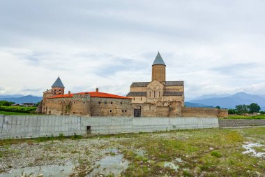 Gürcistan 'ın doğusundaki Kakheti bölgesinde yer alan Alaverdi, Gürcistan Ortodoks manastırı. Din
