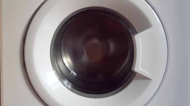 Tvätta Kläder Tvättmaskin Hemma Spinning Trumma Tvättmaskin — Stockvideo