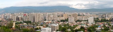 Tiflis, Gldani, Mukhiani kentinin panoramik manzarası. Georgia