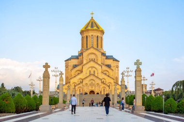 Tsminda Sameba, Tiflis 'teki Kutsal Üçlü Katedrali. Din