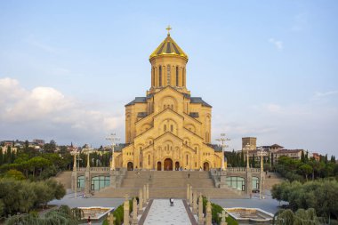 Tsminda Sameba, Tiflis 'teki Kutsal Üçlü Katedrali. Din