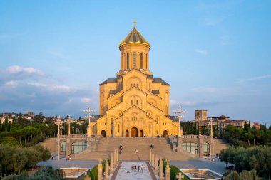 Tsminda Sameba, Tiflis 'teki Kutsal Üçlü Katedrali. Din