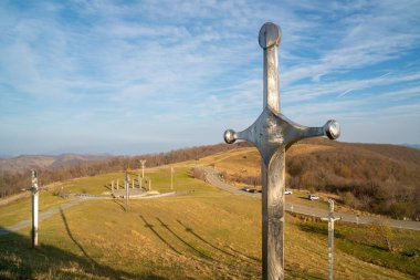 Ünlü Didgori savaş anıtı, dev heykeller ve heykeller. Georgia, tarih.