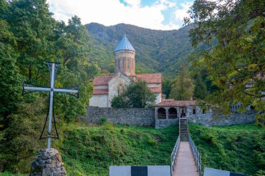 Kvatakhevi Karli 'deki bir ortaçağ Gürcü Ortodoks manastırı. Din