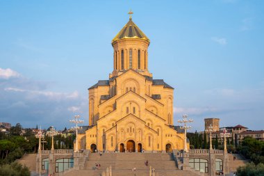 Tsminda Sameba, Tiflis 'teki Kutsal Üçlü Katedrali. Din