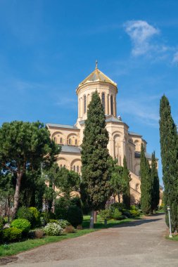 Sameba olarak bilinen Tiflis 'in Kutsal Üçlü Katedrali. Din