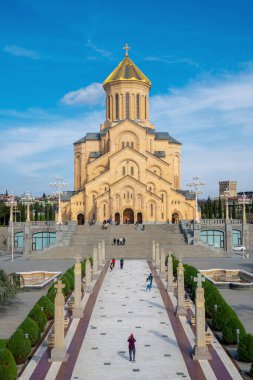 Sameba olarak bilinen Tiflis 'in Kutsal Üçlü Katedrali. Din