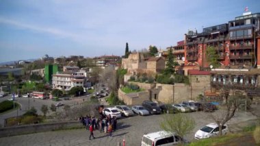 Tiflis, Gürcistan - 09 Nisan 2024: Tiflis 'teki Avrupa meydanının güzel manzarası. Seyahat
