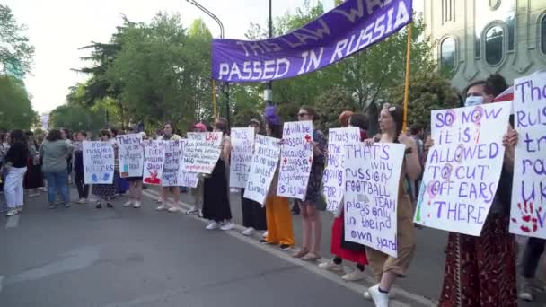 Tiflis Georgia Abril 2024 Protestas Mujeres Georgianas Avenida Rustaveli Contra — Vídeo de stock
