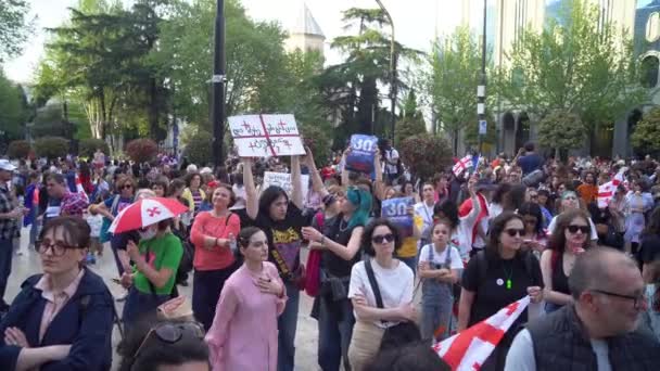 Tbilisi Gruzja Kwietnia 2024 Gruzińskie Kobiety Protestują Alei Rustaveliego Przeciwko — Wideo stockowe