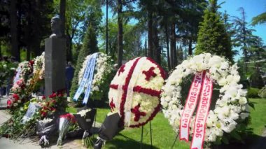 Tiflis, Gürcistan - 09 Mayıs 2024: İnsanlar faşizme karşı zafer gününü kutluyor. Kikvidze Parkı