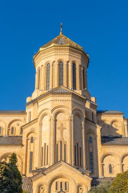 Sameba olarak bilinen Tiflis 'in Kutsal Üçlü Katedrali. Din