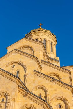 Sameba olarak bilinen Tiflis 'in Kutsal Üçlü Katedrali. Din